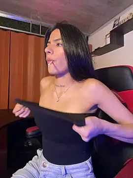 Snapshot of liss_hot_ chatting on October 6, 2025, 9:45 pm liss hot online show from October 6, 2025, 9:45 pm