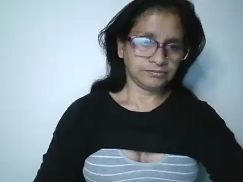 titssmall123 online show from March 17, 2025, 7:24 am