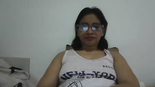 titssmall123 online show from November 19, 2025, 3:01 pm