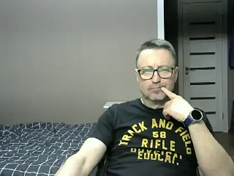 HarrySnake online show from February 9, 2025, 6:37 pm