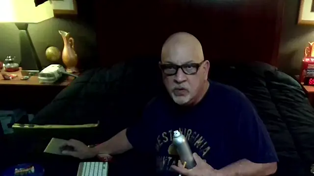 --JimmyJamzs-- online show from December 20, 2025, 12:01 pm