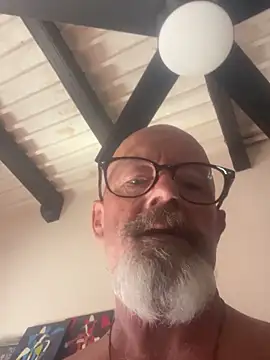 NOLAKINKYTYOP22 online show from September 17, 2025, 8:32 pm