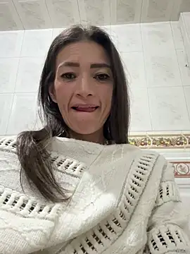 Snapshot of Yulia_sx chatting on March 6, 2025, 11:53 pm Yulia sx online show from March 6, 2025, 11:53 pm