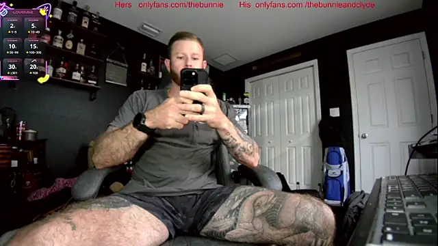 Snapshot of chillinthemosttt chatting on October 24, 2025, 7:21 pm chillinthemosttt online show from October 24, 2025, 7:21 pm