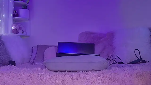 Snapshot of KatBigBum chatting on October 15, 2025, 8:03 am KatBigBum online show from October 15, 2025, 8:03 am