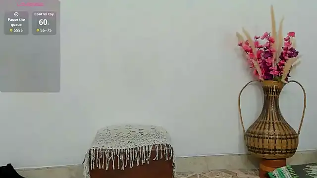 Snapshot of Latin_Mature975 chatting on September 24, 2025, 8:06 am Latin Mature975 online show from September 24, 2025, 8:06 am