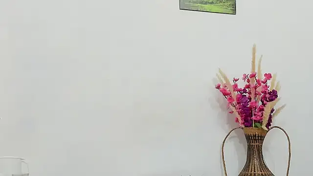 Snapshot of Latin_Mature975 chatting on October 5, 2025, 8:01 am Latin Mature975 online show from October 5, 2025, 8:01 am