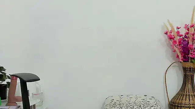 Snapshot of Latin_Mature975 chatting on October 9, 2025, 7:39 am Latin Mature975 online show from October 9, 2025, 7:39 am