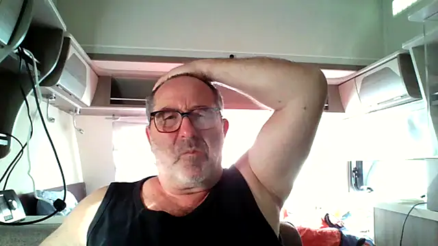 gillou1234 online show from July 27, 2026, 5:20 pm