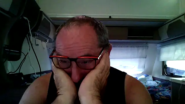 gillou1234 online show from July 28, 2026, 3:21 pm