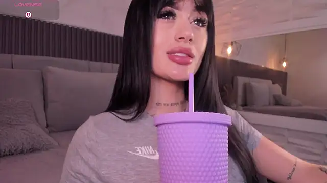 Snapshot of SOPHICARTERS chatting on October 28, 2025, 11:14 am SOPHICARTERS online show from October 28, 2025, 11:14 am