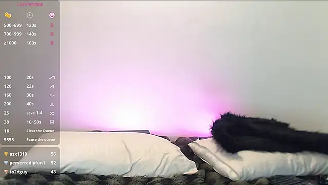 Snapshot of succubot chatting on March 5, 2025, 9:49 am succubot online show from March 5, 2025, 9:49 am