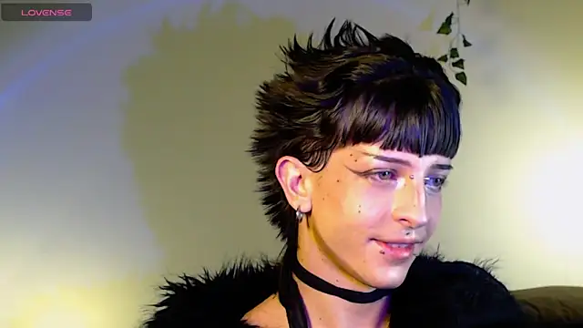 Snapshot of succubot chatting on October 28, 2025, 6:50 am succubot online show from October 28, 2025, 6:50 am