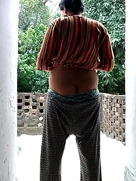 Snapshot of Hot-rubina chatting on October 2, 2025, 3:24 am Hot-rubina online show from October 2, 2025, 3:24 am