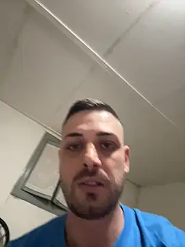 iltoscano95 online show from November 1, 2025, 5:59 pm