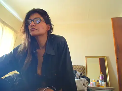 karmicQueen669 online show from June 15, 2026, 9:44 am