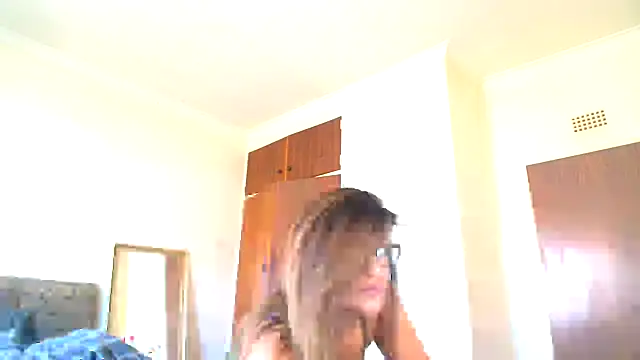 karmicQueen669 online show from July 15, 2026, 1:49 pm