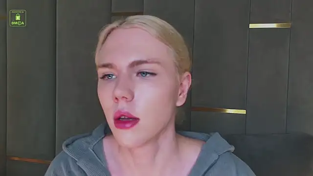 DanielPaige  online show from January 11, 2025, 3:42 pm