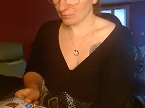 cruellaculdenfer67 online show from December 17, 2024, 8:12 am