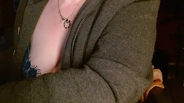 cruellaculdenfer67 online show from May 7, 2026, 12:16 am