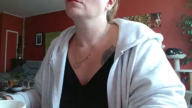 Snapshot of cruellaculdenfer67 chatting on June 11, 2026, 7:28 am cruellaculdenfer67 online show from June 11, 2026, 7:28 am