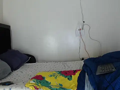 island girls22 online show from September 18, 2025, 1:13 pm