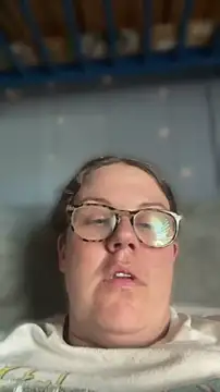 velvetta  online show from April 25, 2026, 3:53 pm