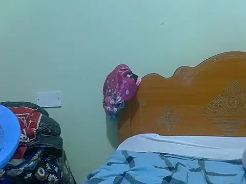 Snapshot of Petite_rider chatting on October 19, 2025, 11:55 am Petite rider online show from October 19, 2025, 11:55 am