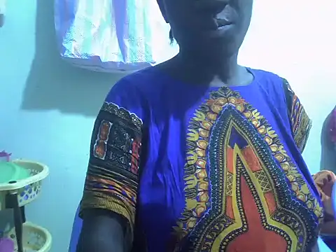 Snapshot of Petite_rider chatting on October 20, 2025, 9:26 pm Petite rider online show from October 20, 2025, 9:26 pm