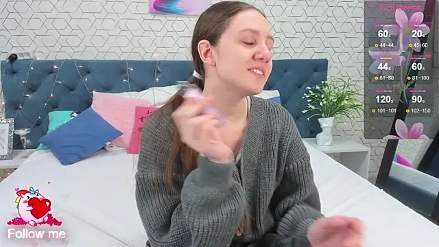 Snapshot of Kvetachka chatting on December 27, 2024, 1:43 am Kvetachka online show from December 27, 2024, 1:43 am