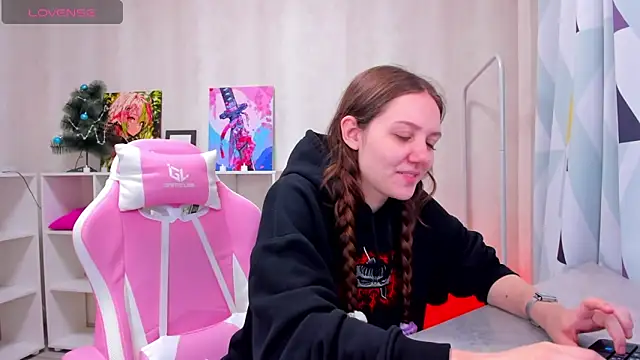 Snapshot of Kvetachka chatting on January 14, 2025, 12:33 am Kvetachka online show from January 14, 2025, 12:33 am