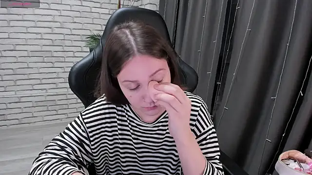 Snapshot of Kvetachka chatting on March 12, 2025, 12:31 am Kvetachka online show from March 12, 2025, 12:31 am