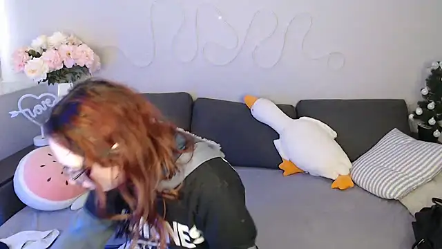 Mini Diva online show from February 18, 2026, 9:16 am