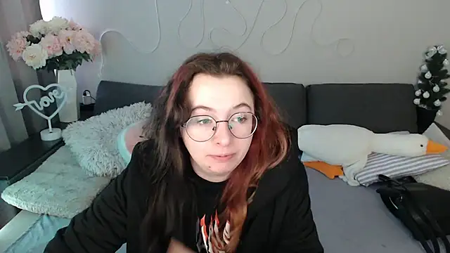 Snapshot of Mini_Diva chatting on April 8, 2026, 8:14 am Mini Diva online show from April 8, 2026, 8:14 am