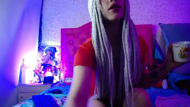 luly pink online show from December 13, 2025, 9:53 pm