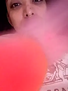 VictoireFeller online show from October 24, 2025, 4:09 am