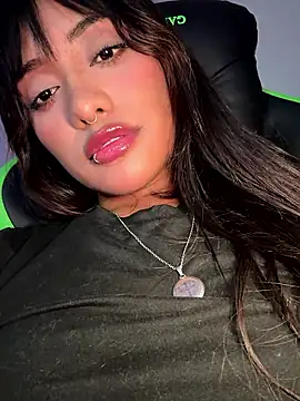 VictoireFeller online show from January 12, 2026, 3:23 am