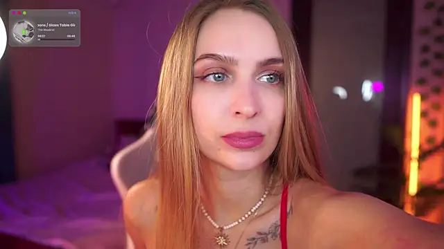 Kamila icee online show from October 4, 2025, 6:39 pm