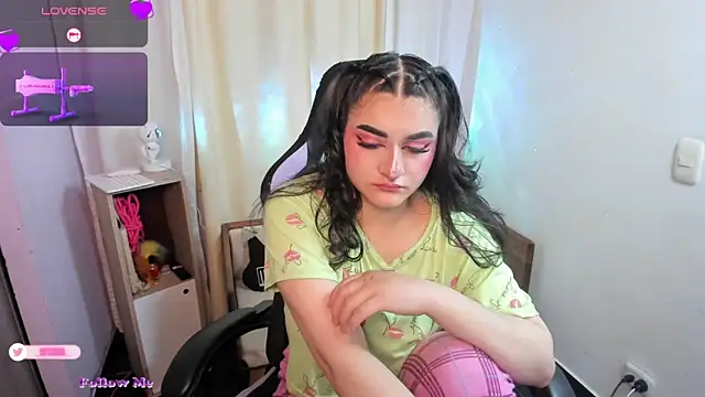 Snapshot of setzuna_ chatting on October 4, 2025, 11:47 pm setzuna  online show from October 4, 2025, 11:47 pm