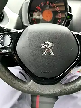 onbifeet online show from March 18, 2025, 12:03 pm