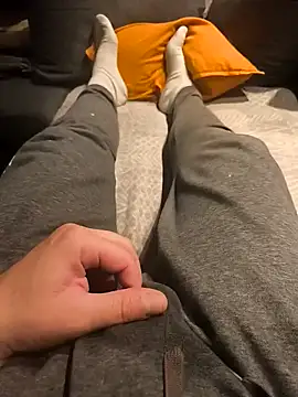 onbifeet online show from December 20, 2025, 9:44 pm