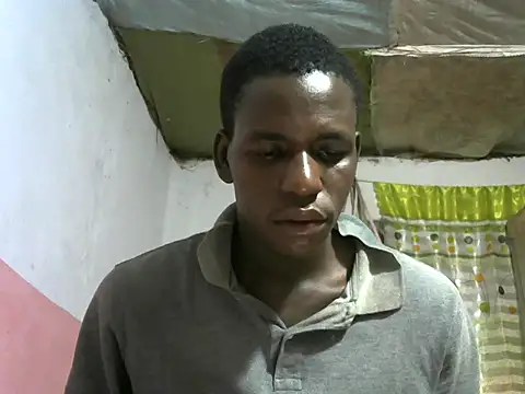 Snapshot of Bigras0011 chatting on October 9, 2025, 3:15 am Bigras0011 online show from October 9, 2025, 3:15 am