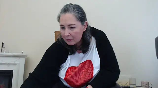 MilfGina online show from February 10, 2025, 3:32 pm