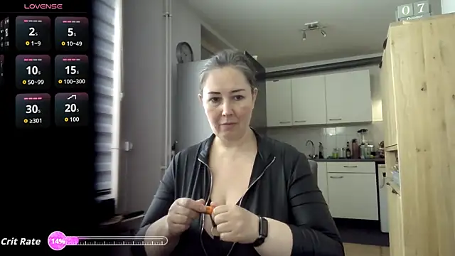 MilfGina online show from October 7, 2025, 7:49 am