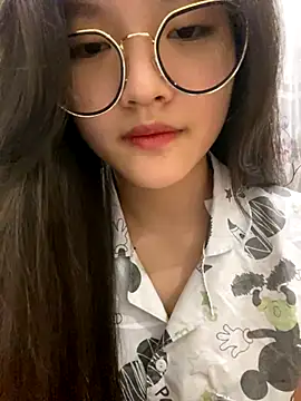 Krixxi22 online show from December 3, 2024, 2:38 pm