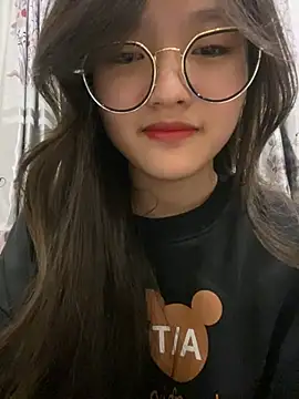 Krixxi22 online show from January 1, 2025, 3:14 pm