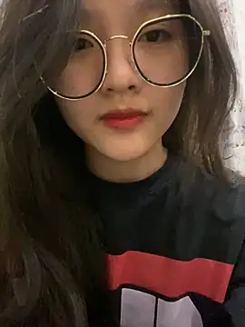 Krixxi22 online show from January 6, 2025, 3:19 pm