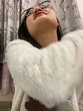 Krixxi22 online show from February 18, 2025, 2:16 pm