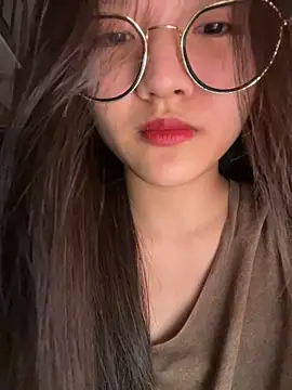 Krixxi22 online show from October 3, 2025, 2:47 pm