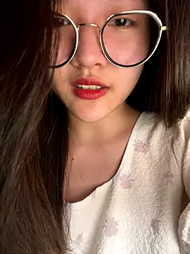 Krixxi22 online show from October 8, 2025, 2:14 pm